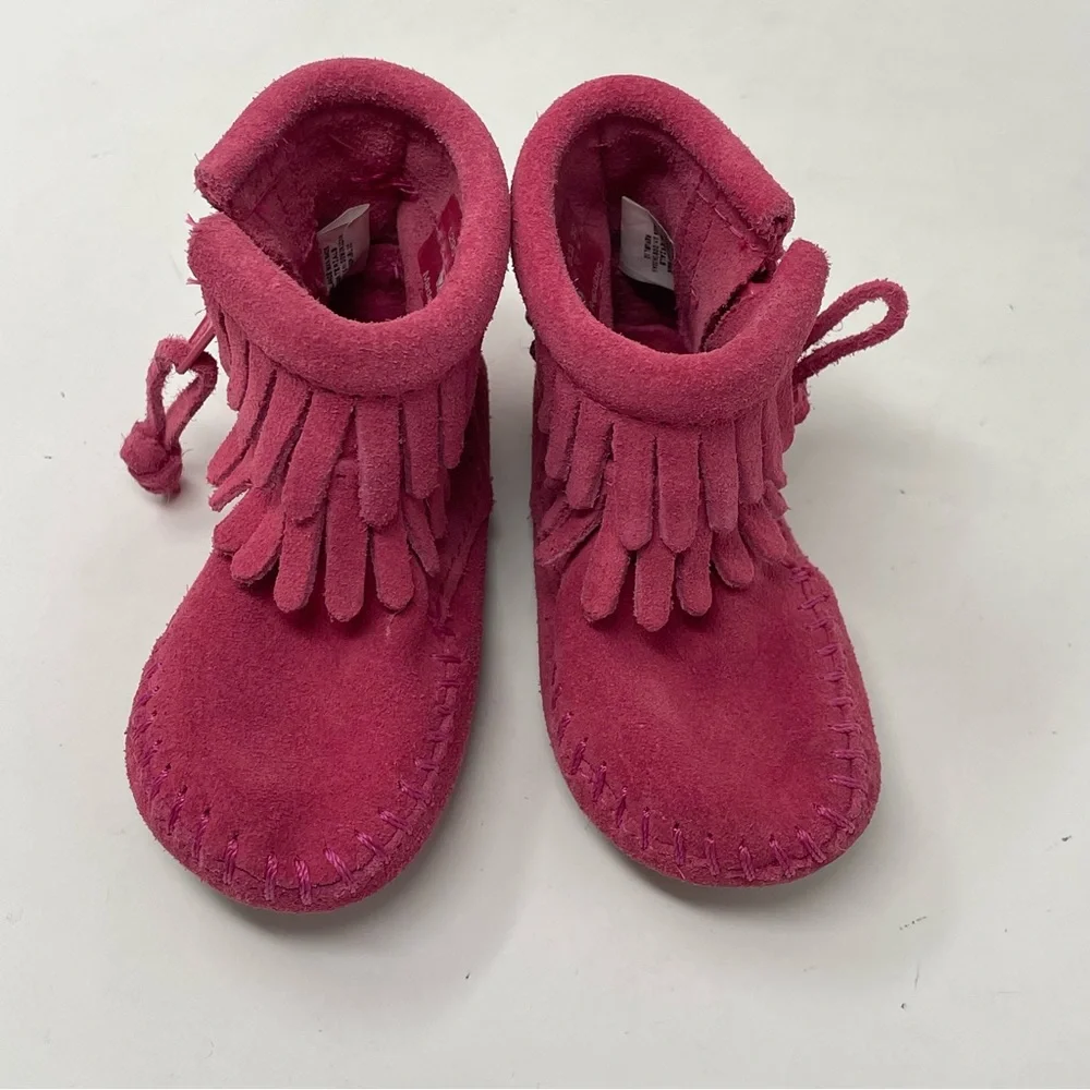 Minnetonka Fringe Leather Pink Booties Size 2